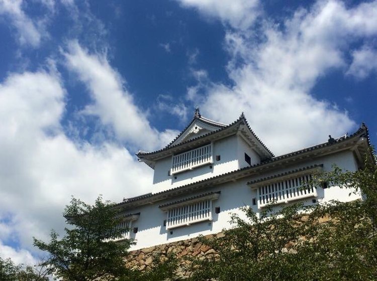 日本を代表する名城 岡山県にある津山城 迫力満点の大きな石垣や自然との一体感が人気の観光名所 Playlife プレイライフ