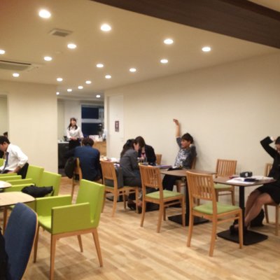 知るカフェ 早稲田大学前店