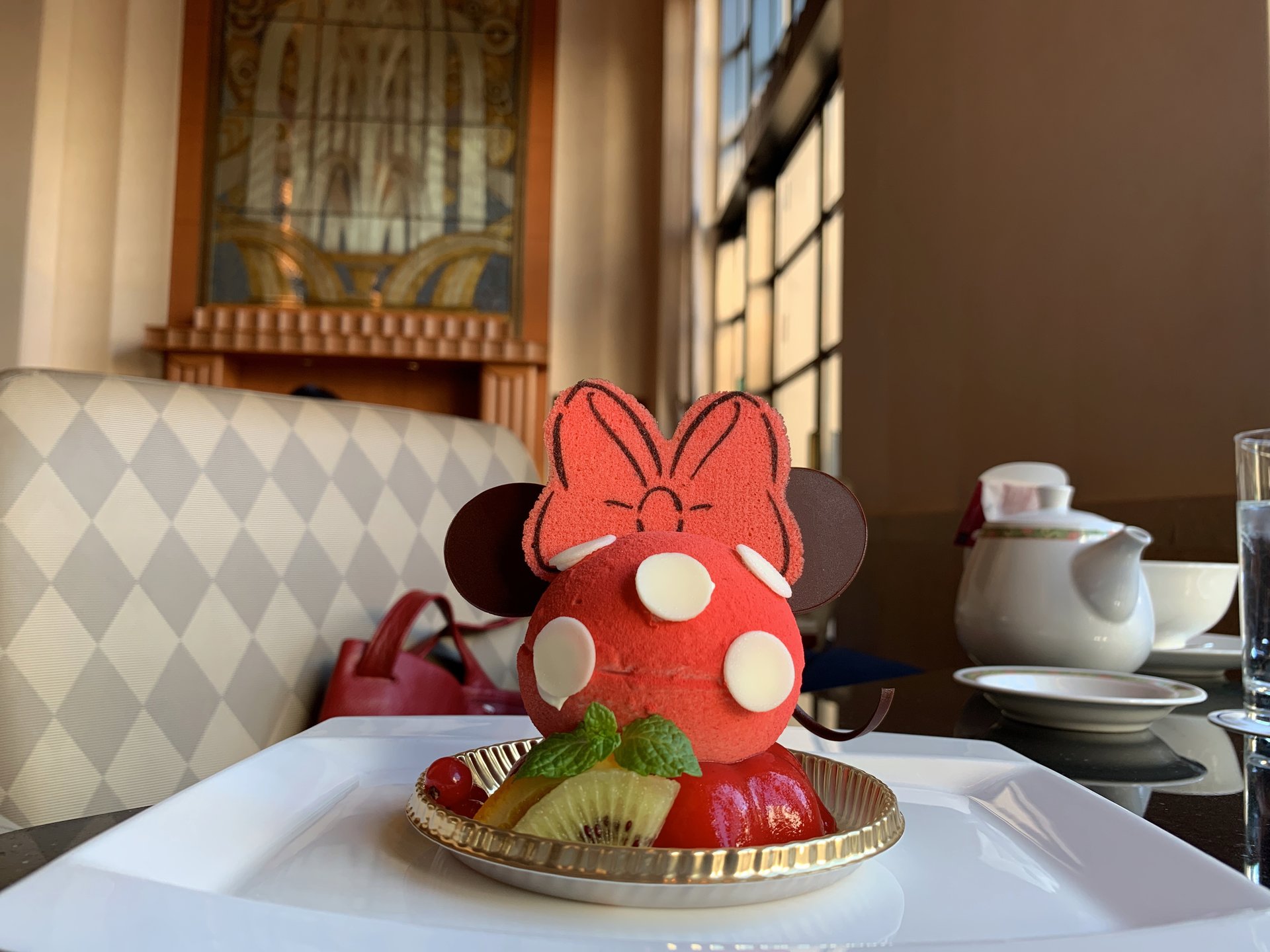 新年会はディズニーホテルで♡「ハイピリオンラウンジ」超絶可愛い‼インスタ映えケーキ