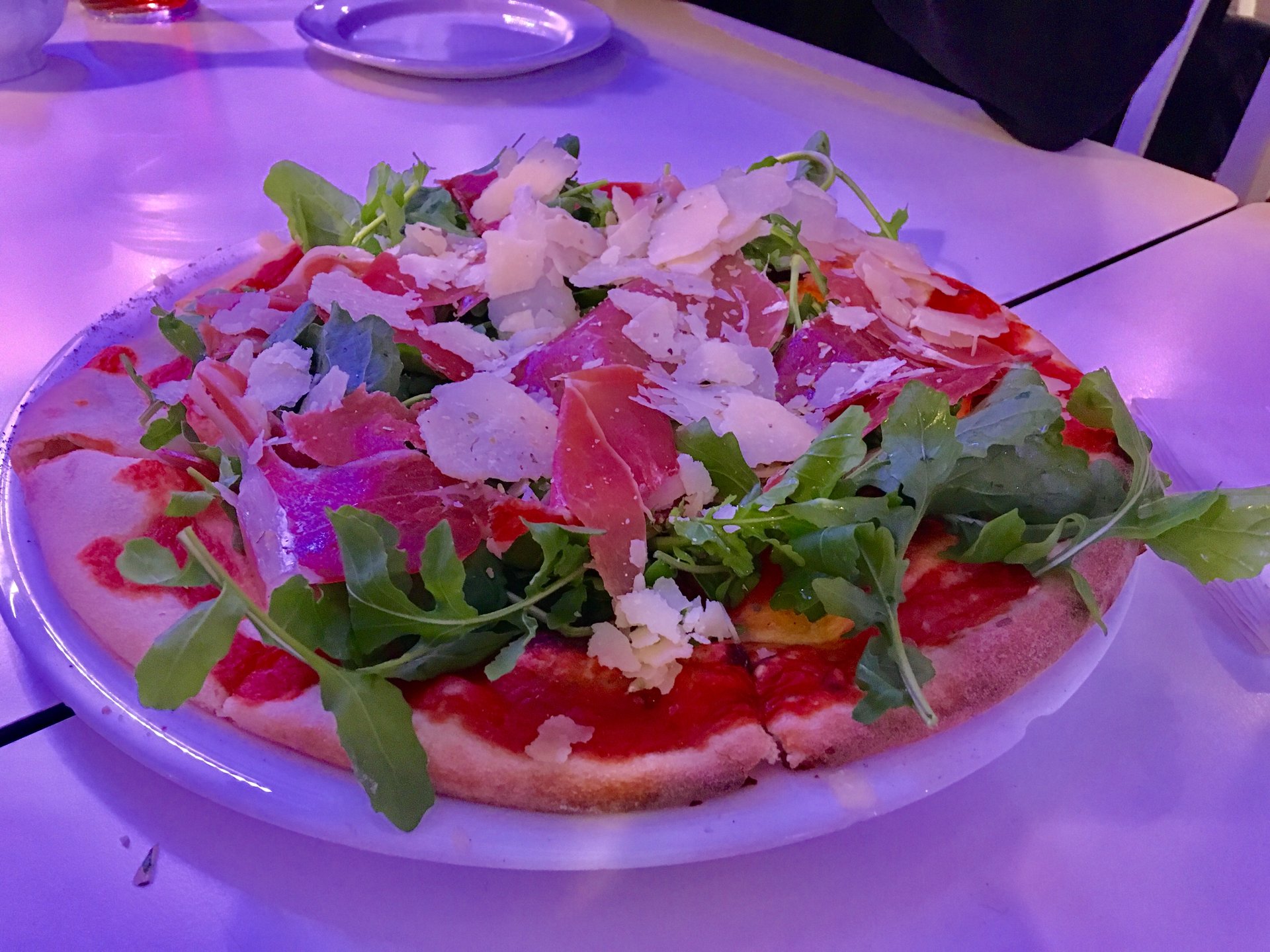 【マルタでピザを食べるなら】セントジュリアンからスリーマにあるおすすめシーサイドレストラン3選