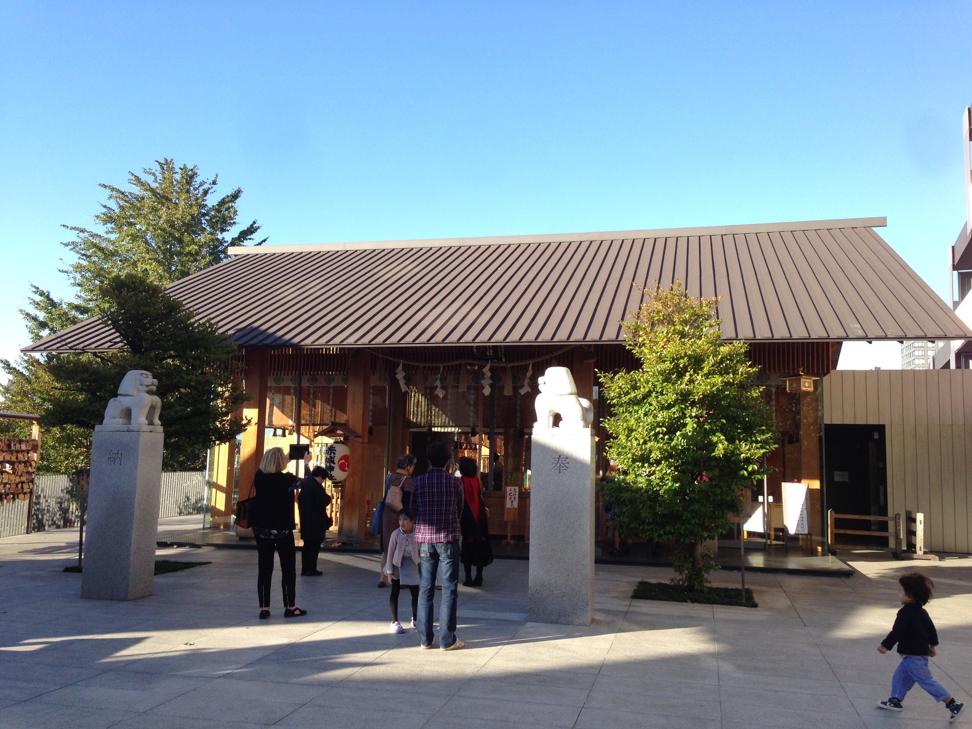 【グッドデザイン賞を受賞！】民間活力でリノベートされた神楽坂の新しい神社！赤城神社へいこう！