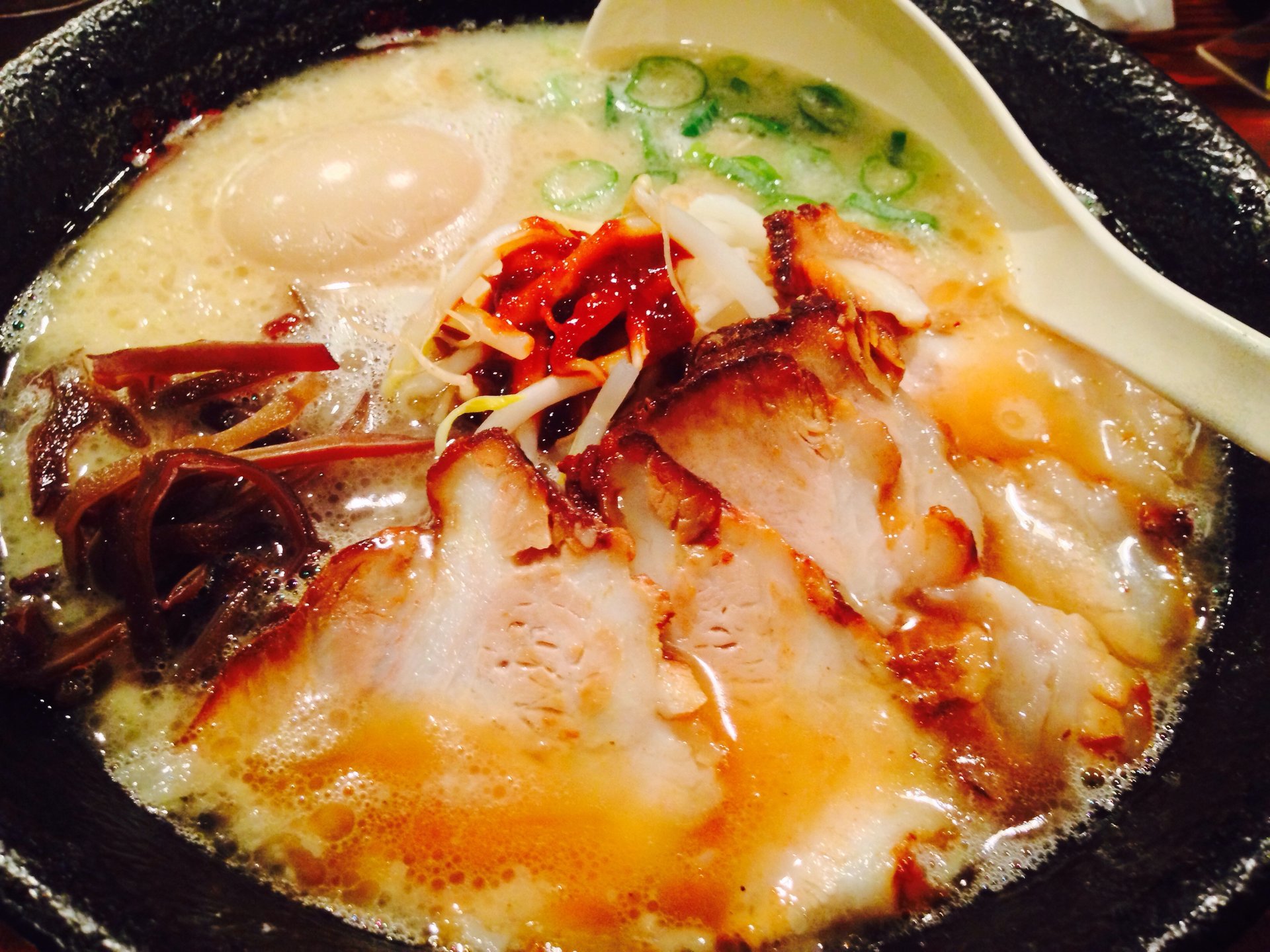 新宿でおすすめ絶品濃厚とんこつラーメンが食べられる「龍の家」
