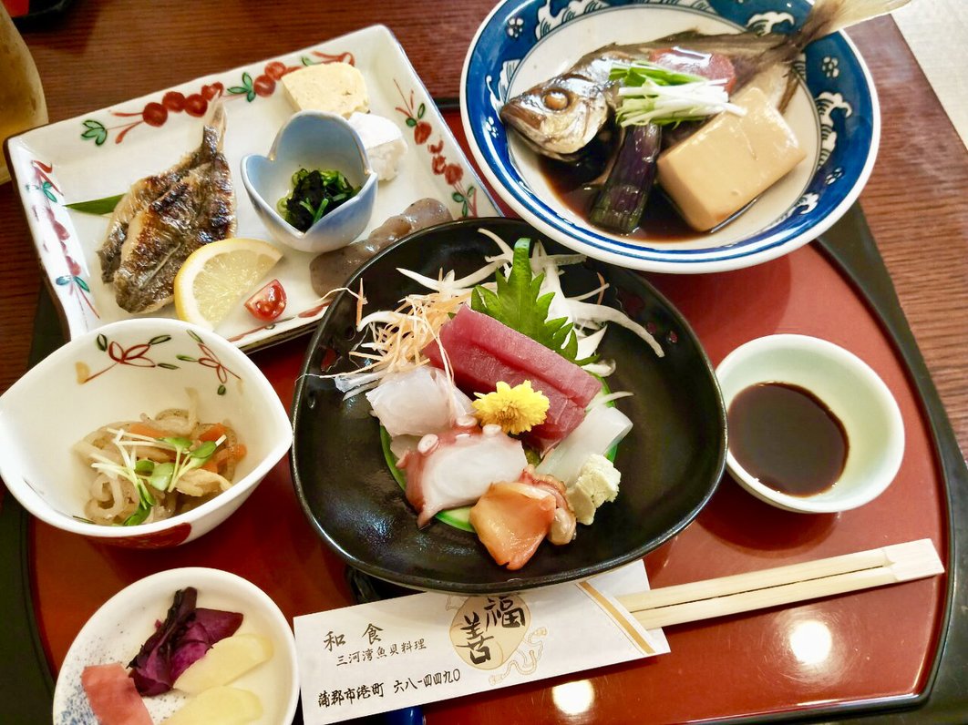 愛知の蒲郡エリアでおすすめ絶品ランチ 天ぷらも刺身も煮魚も食べまくれる 福善 がおいしい Playlife プレイライフ