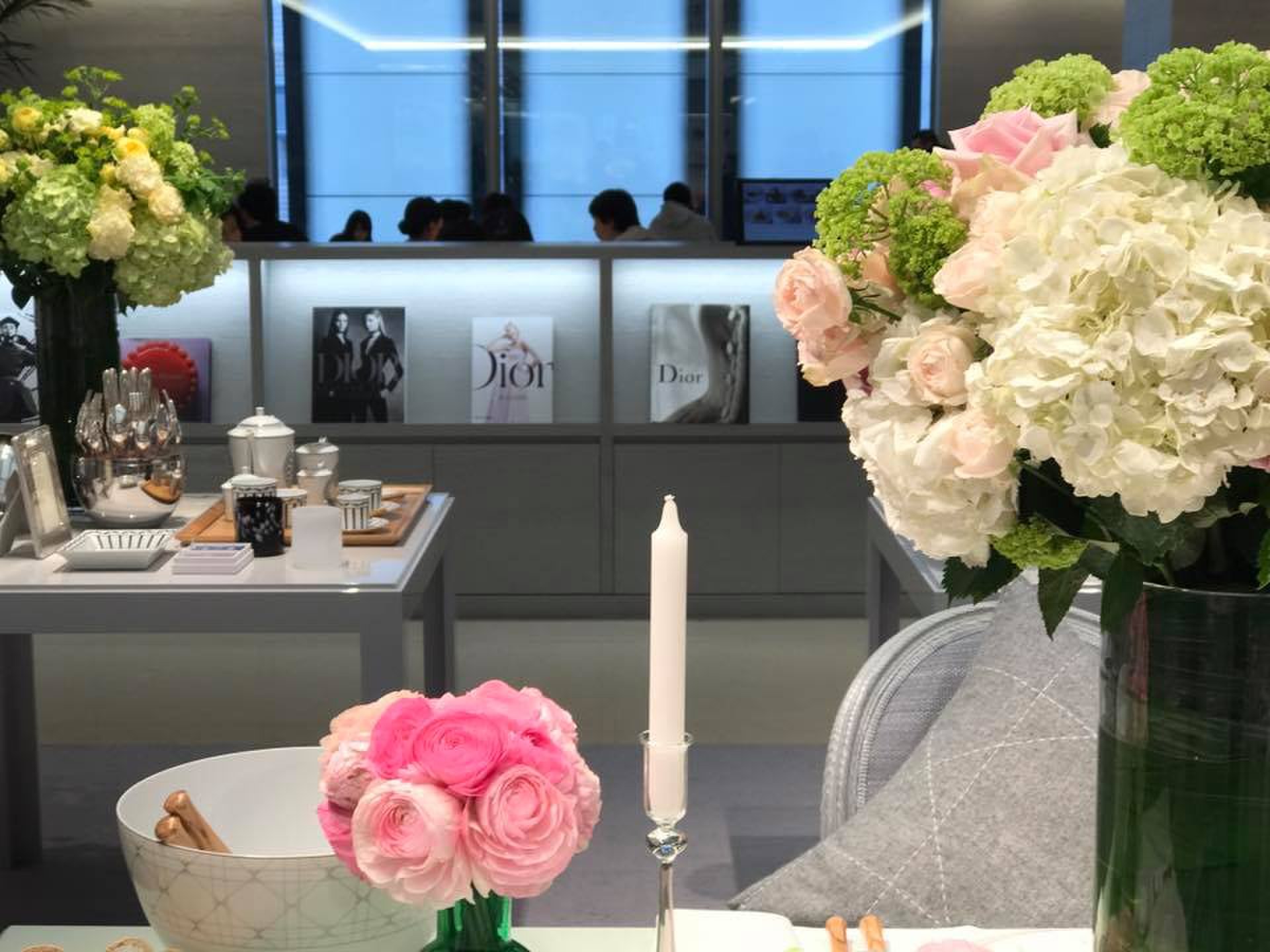 House of Dior〔ハウスオブディオール〕世界３店舗目でDiorの食器をじっくりと。