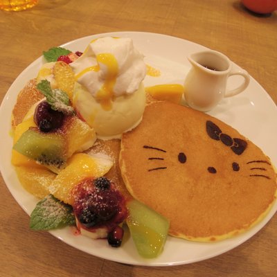 カフェ ド ミキ ウィズ ハローキティ ダイバーシティ店