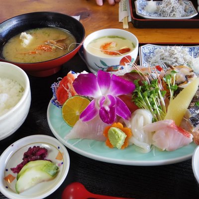 お食事処 かね光水産