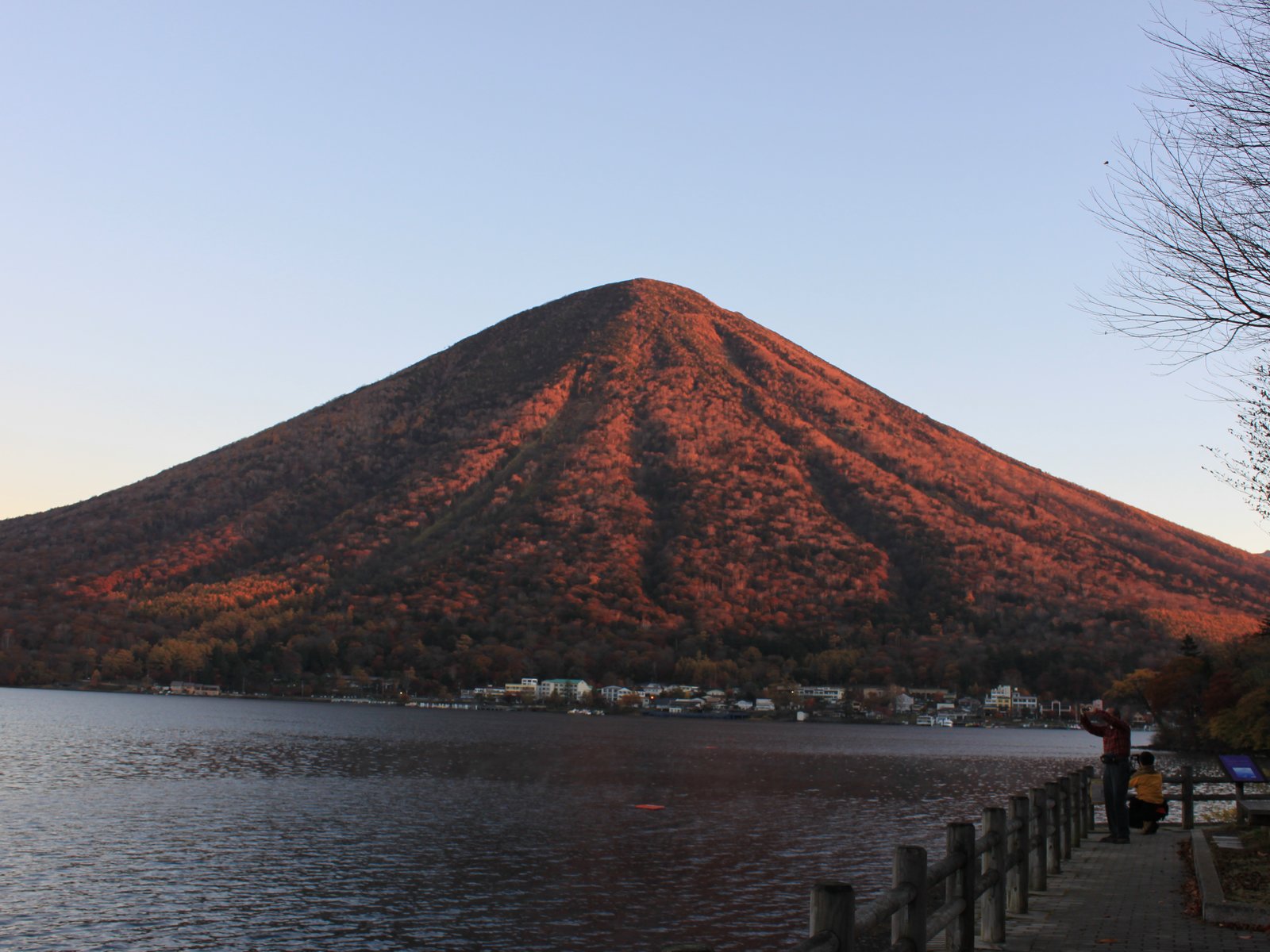 男体山