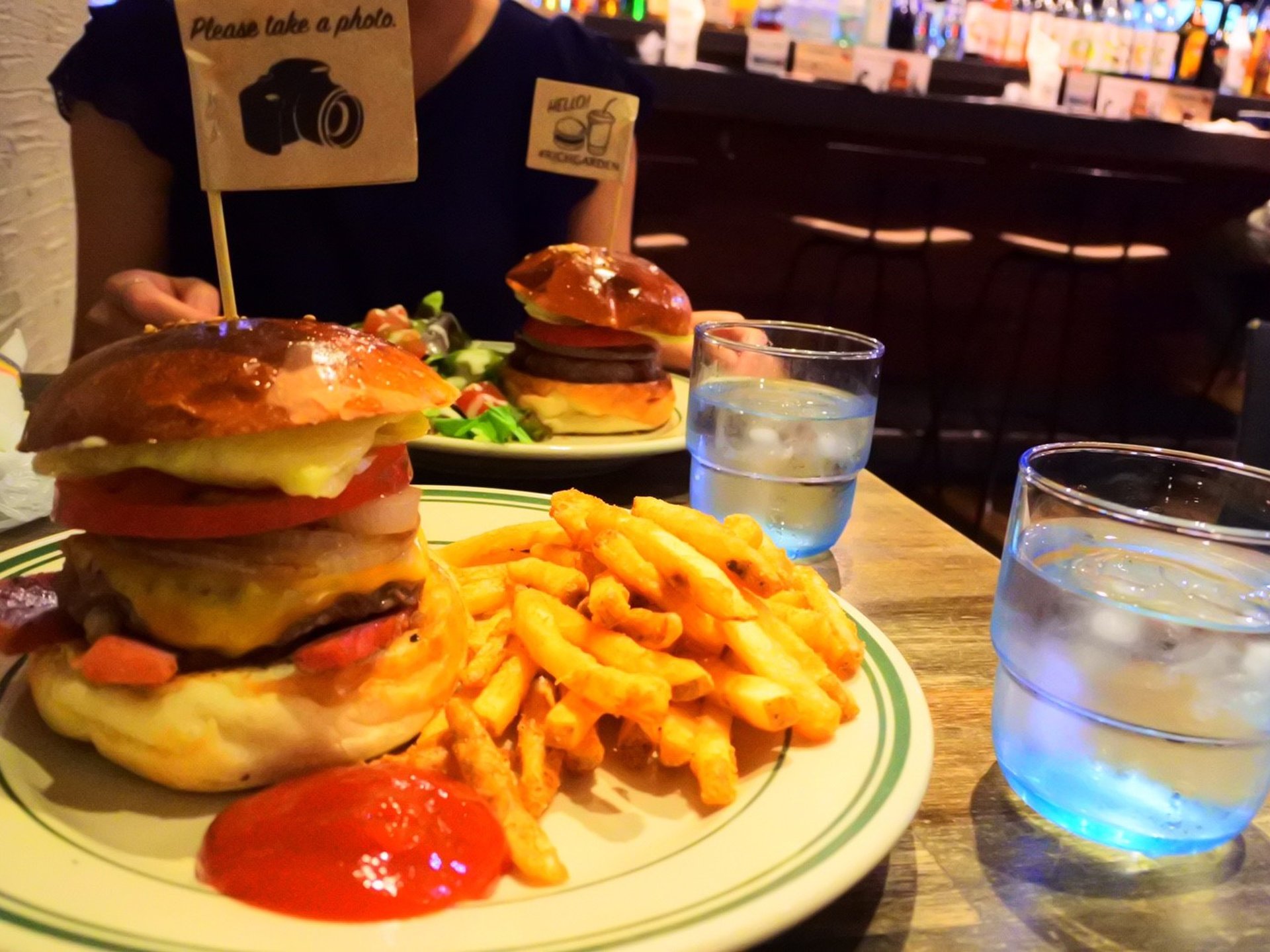 【好みにカスタムしてインスタ映えを狙え！】大阪にあるおいしすぎる絶品ハンバーガーショップ5選