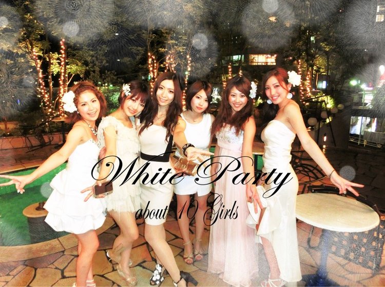 ドレスコードは 白 渋谷のプールサイドテラスを貸し切りセレブ気分なwhite Party女子会 Playlife プレイライフ