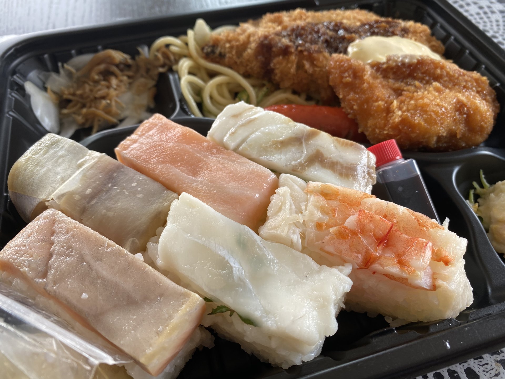 大阪南船場でお持ち帰り！コスパ最強の寿司弁とおすすめイタリアンのハンバーグランチ！