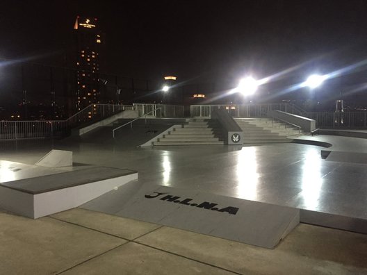 H.L.N.A スケートパーク