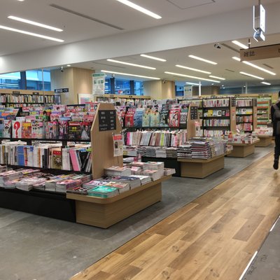 くまざわ書店 田町店