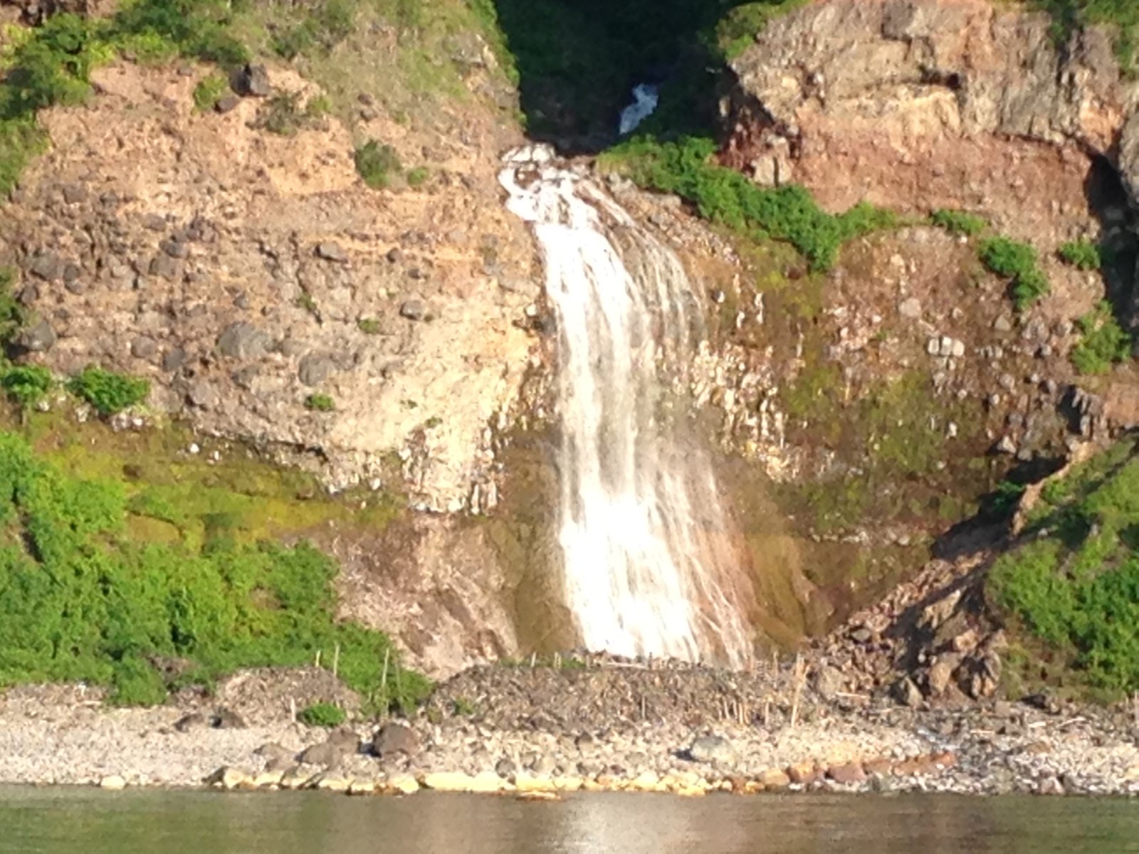 カムイワッカ湯の滝