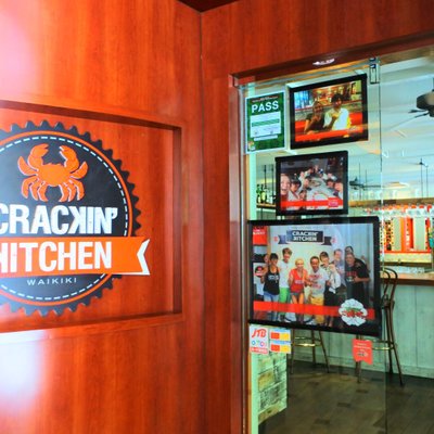 CRACKIN' KITCHEN