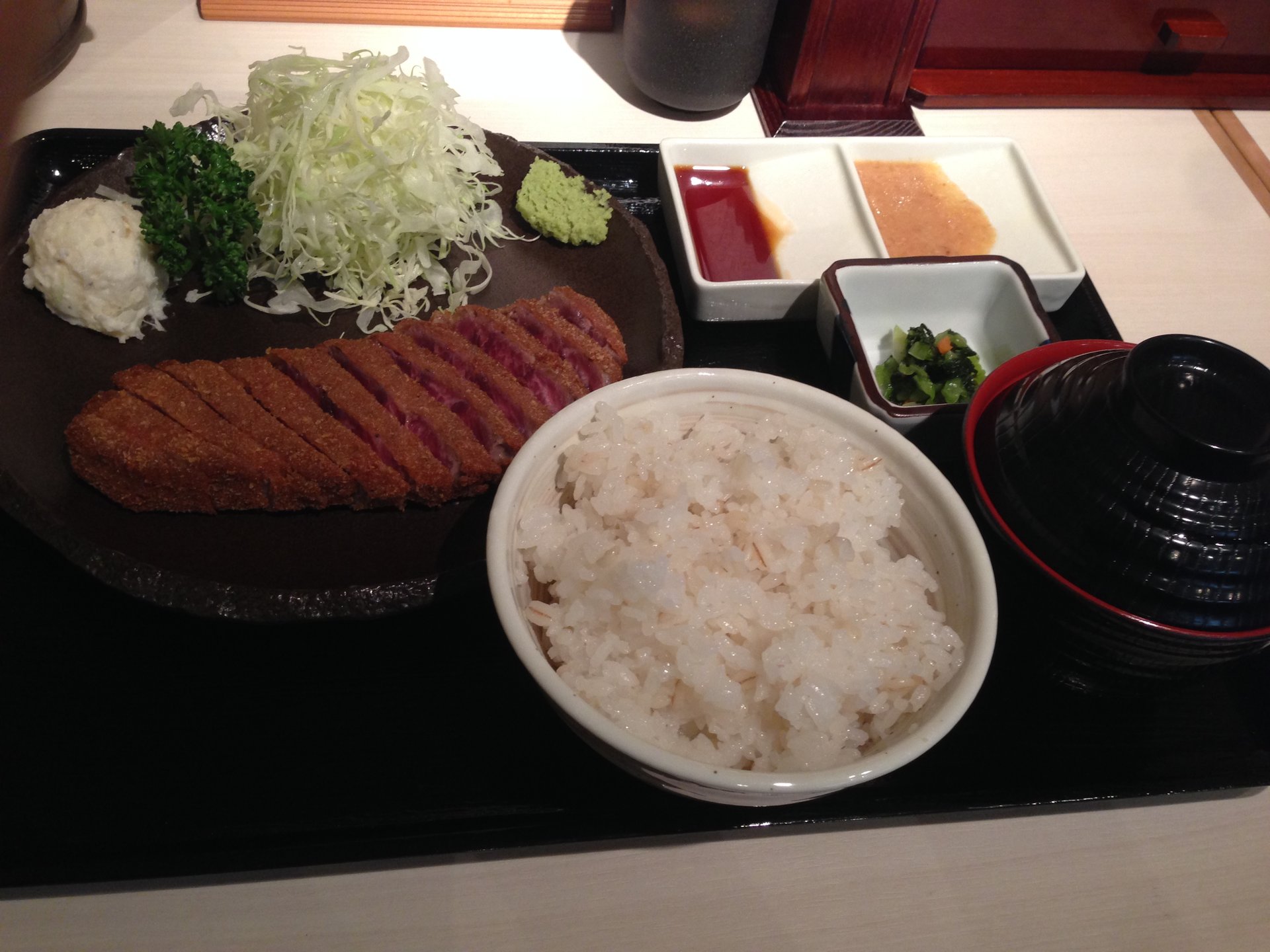 【今年は絶対に肉を食べたい】牛かつ・豚丼・チャーシュー麺♪東京でうまい肉料理を楽しめるお店3選！