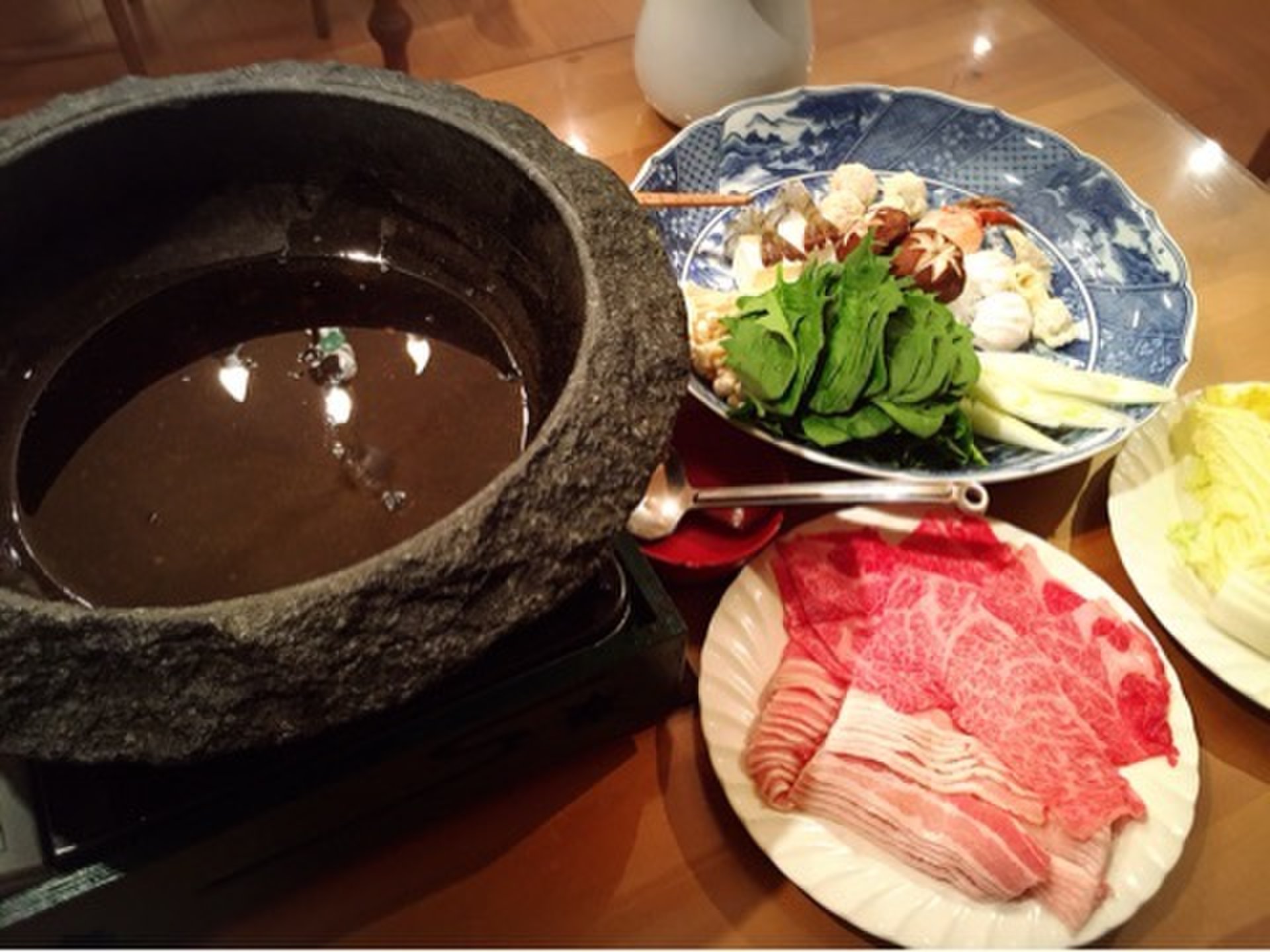 新感覚な鍋！ごま油がスープ!?台湾風のすき焼き鍋を六本木で食べに行きませんか♪