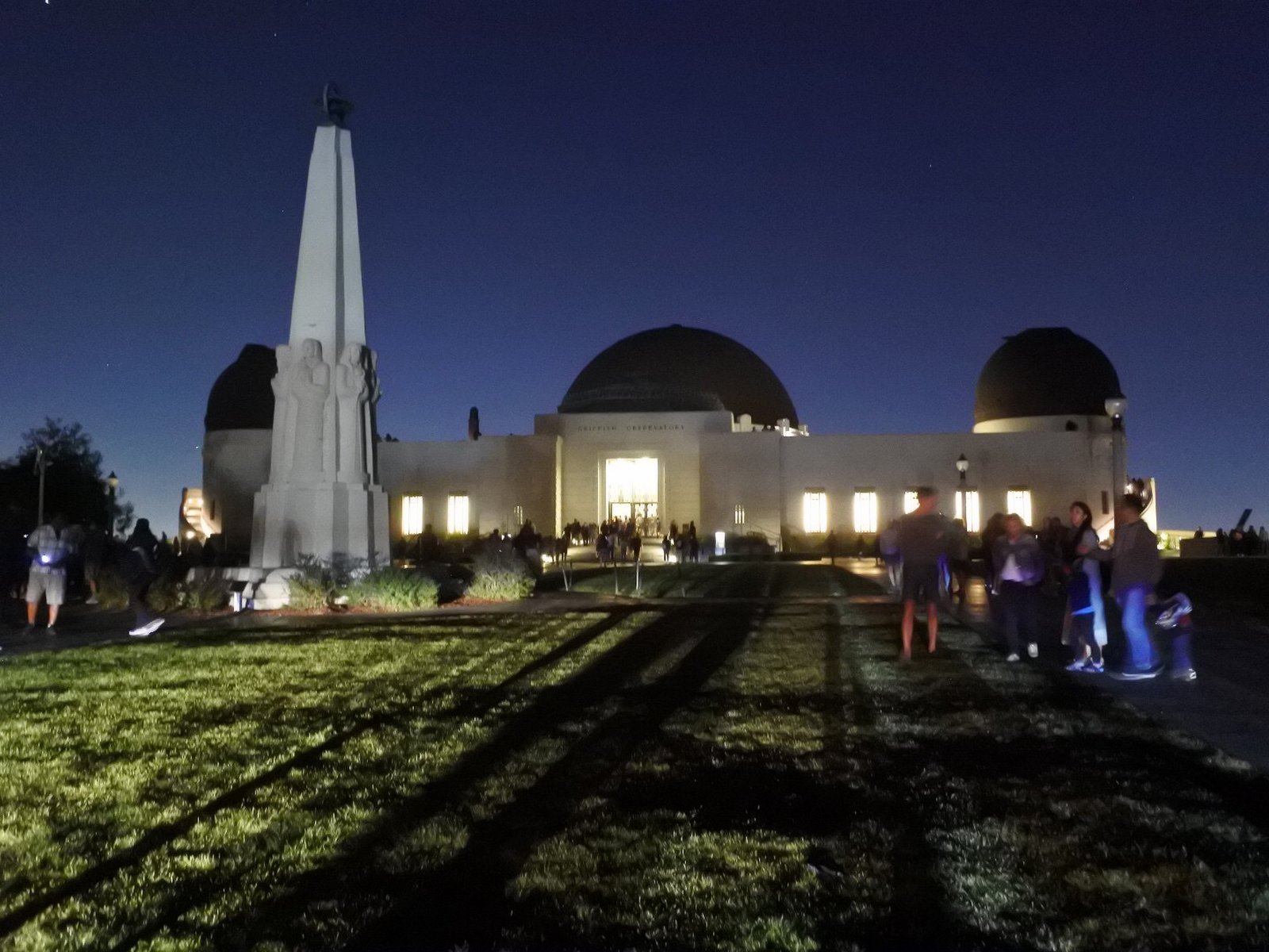 映画ラ ラ ランドのロケ地グリフィス展望台へ ロサンゼルス在住イチオシの絶品タイ料理のお店もご紹介 Playlife プレイライフ