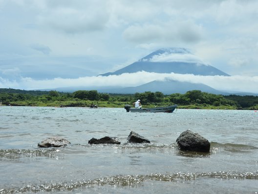 精進湖