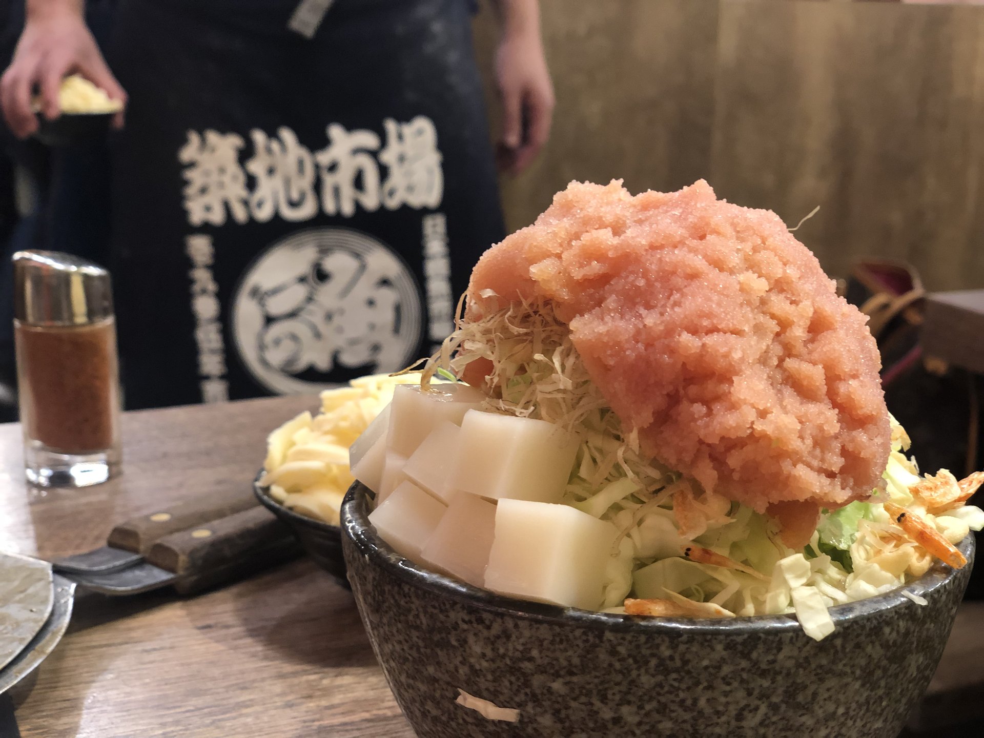 寒さも吹っ飛ぶ⁉︎浅草のデカ盛り・コスパ良しもんじゃ焼き