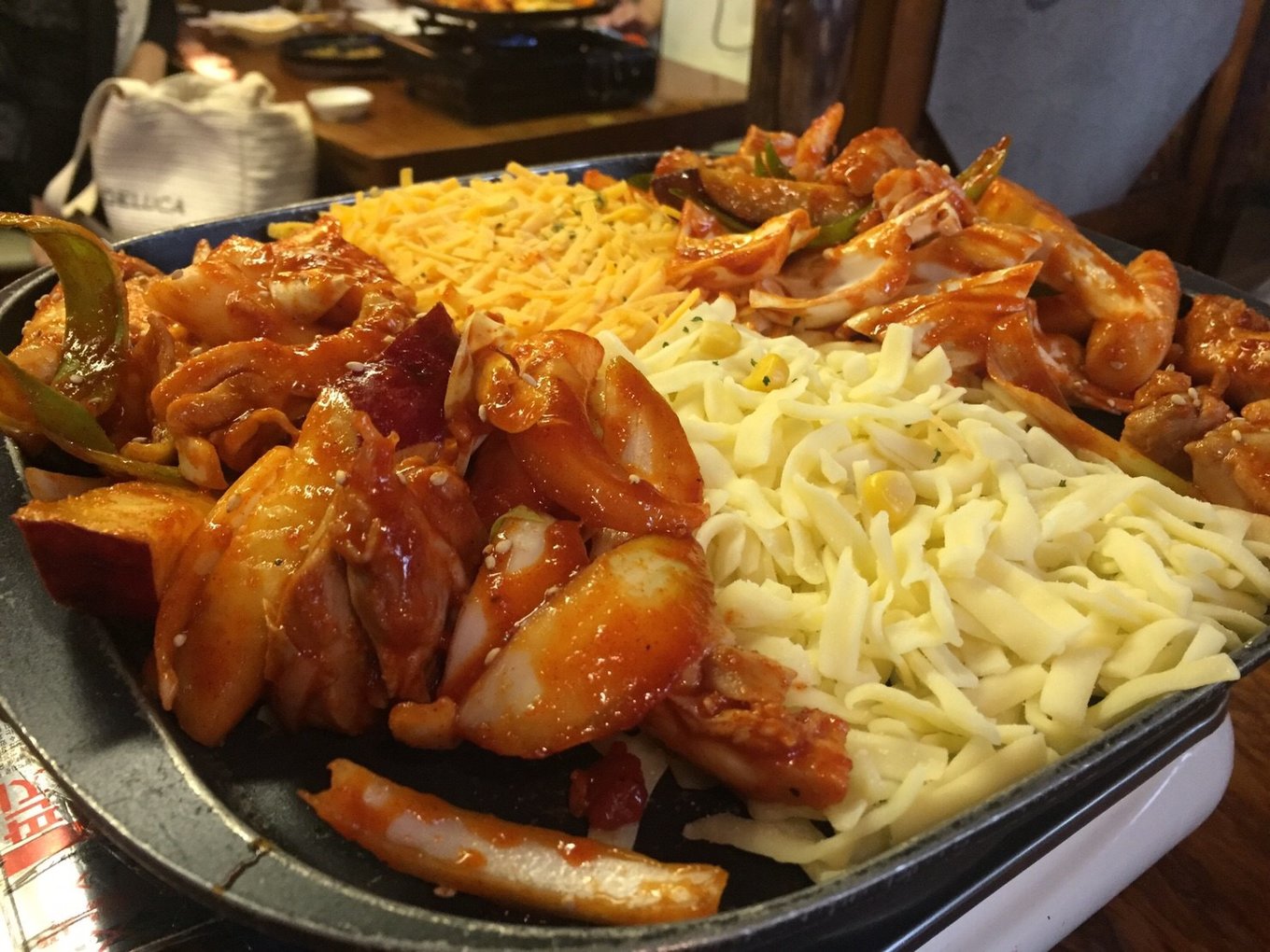 新大久保 チーズタッカルビからサムギョプサルまで 人気韓国料理店10選 Playlife プレイライフ