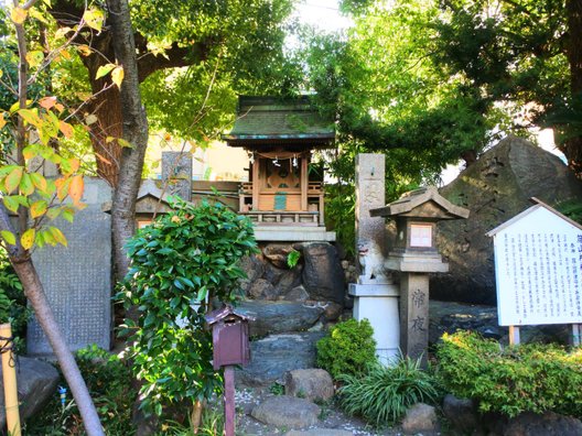 難波八阪神社