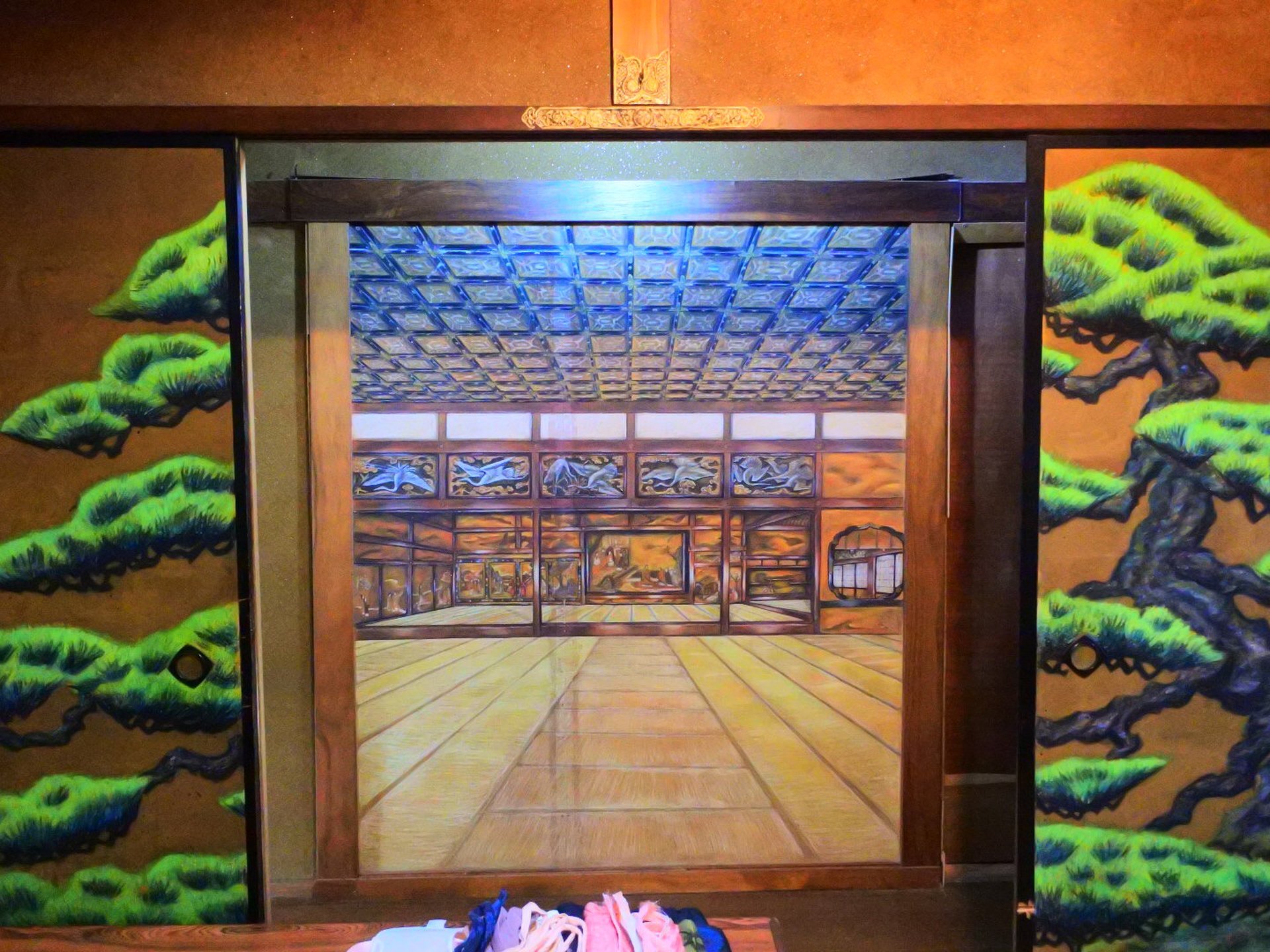 大阪にある第三の城！？全国から見学者が訪れる廃材で手作りしたエコすぎるお城「小坂城」とは？