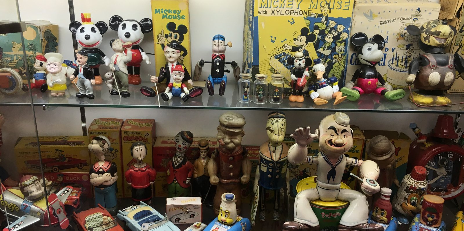 トイストーリー のモデルになった 横浜 ブリキのおもちゃ博物館 おもちゃ箱の中に迷ったみたい Playlife プレイライフ