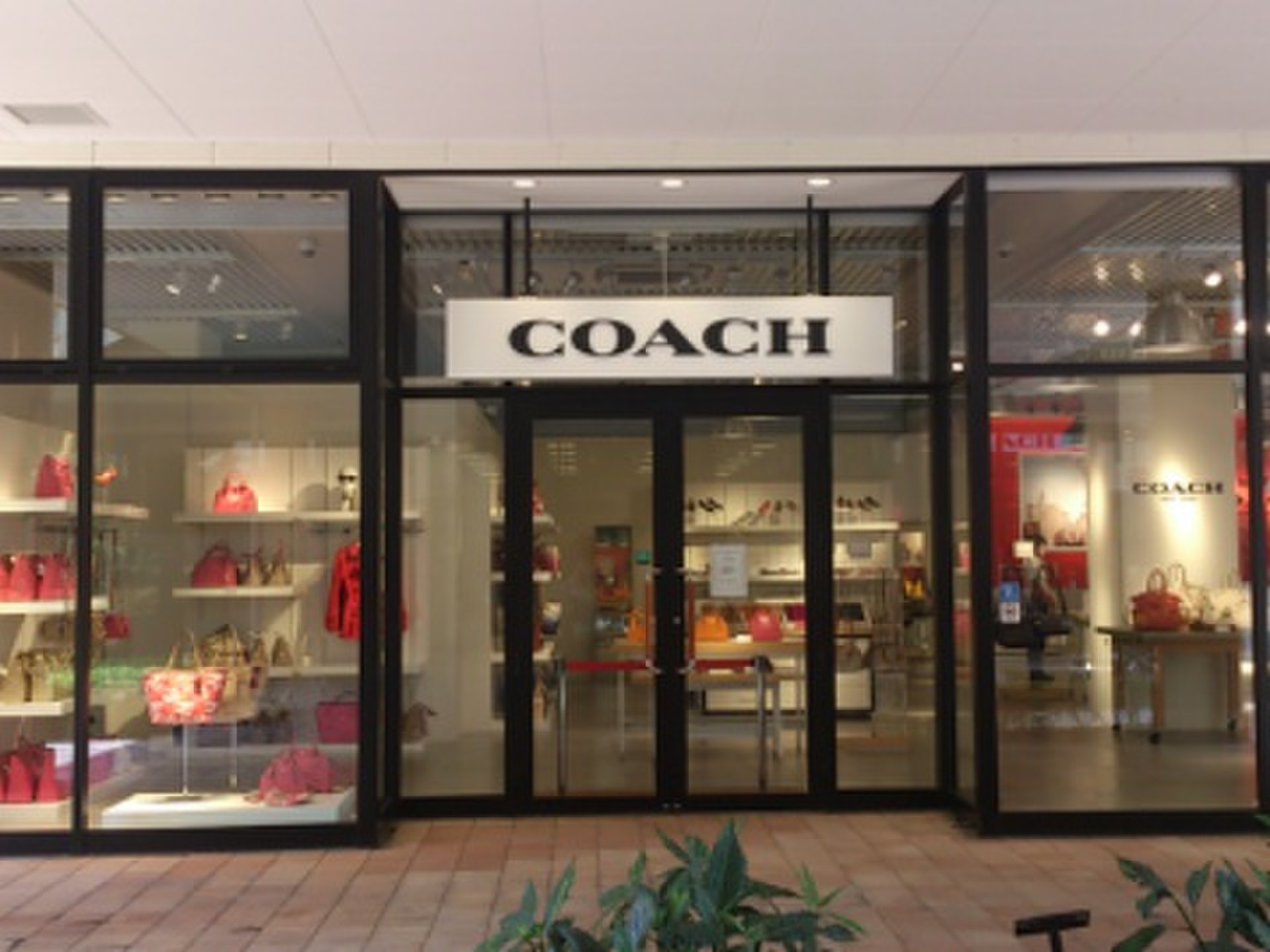 coach アウトレット