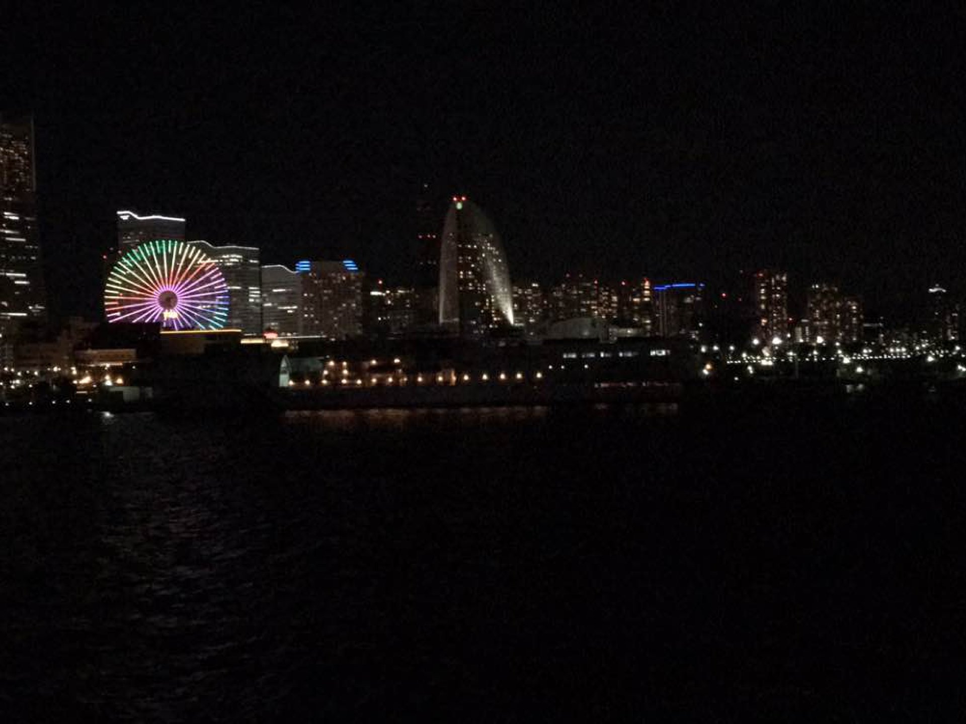 【寒くない！横浜みなとみらいの夜景スポット】赤レンガbillsから大さん橋へ。冬デート定番プラン♡