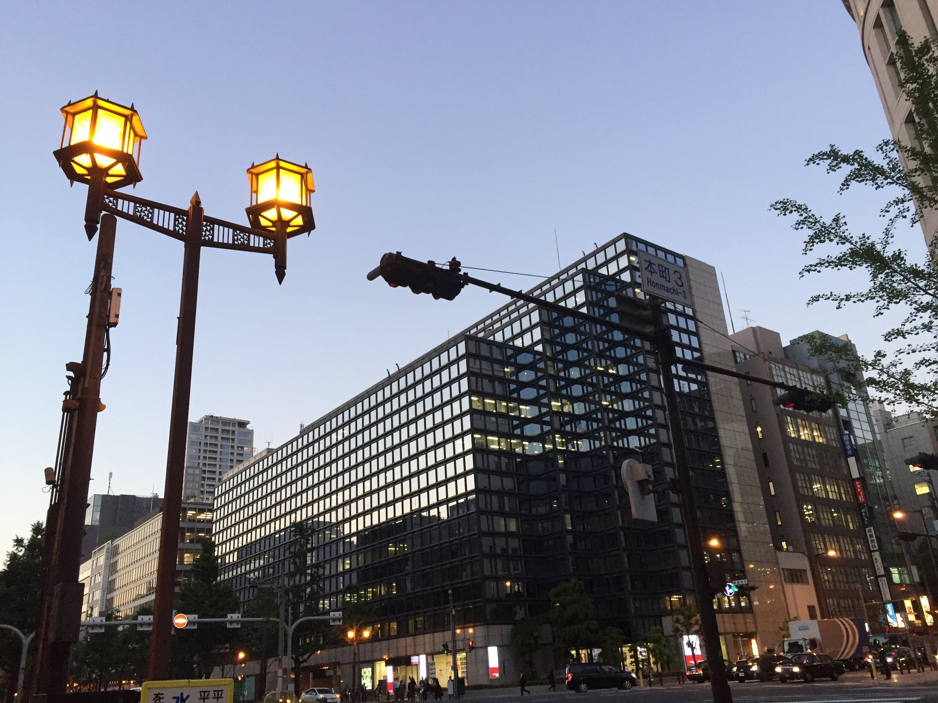 大阪市交通局 御堂筋線本町駅