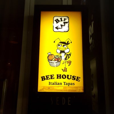 BEE HOUSE 渋谷道玄坂（ビーハウス）