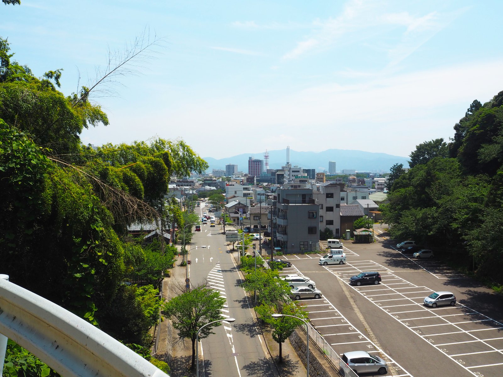 足羽山公園下駐車場