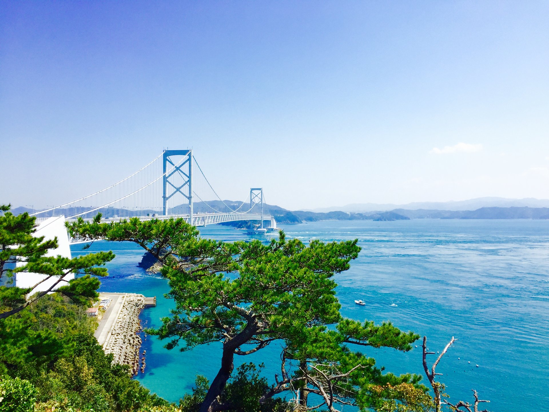 【四国の絶景観光地】鳴門公園で楽しむおすすめ徳島ご当地グルメ！