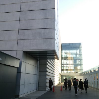 国立新美術館