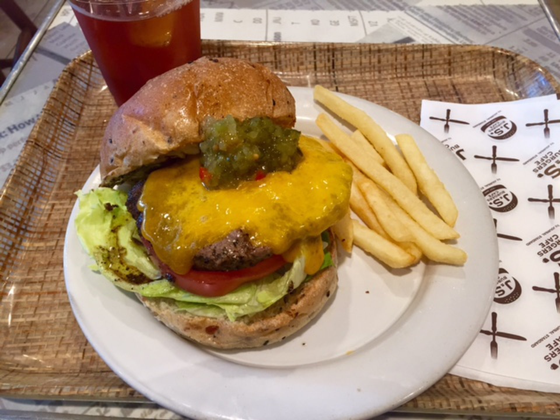 【池袋駅直結】サラダバー付「J.S. BURGERS CAFE」のランチはお野菜食べ放題でヘルシー♪