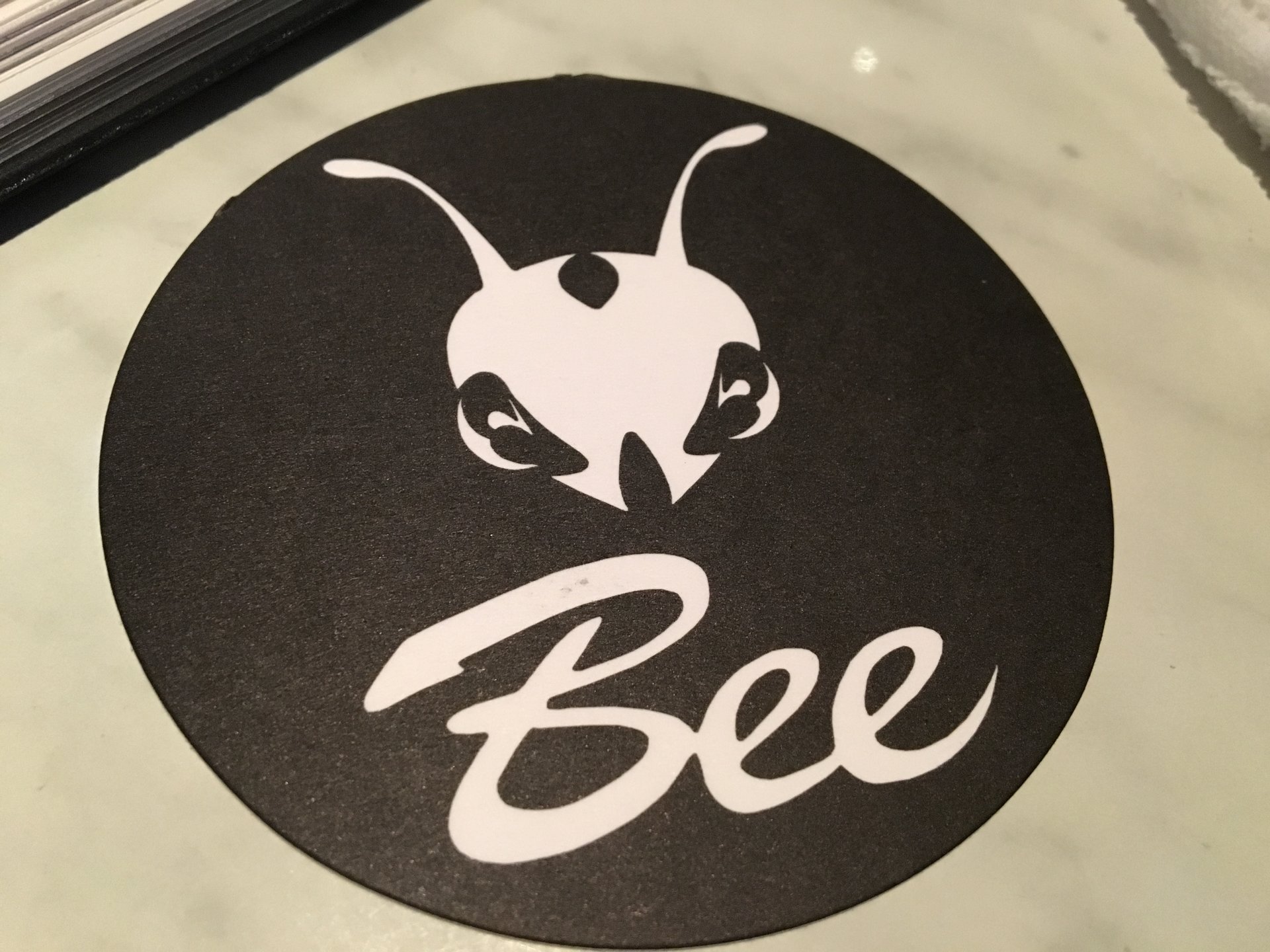 Bee 栄店