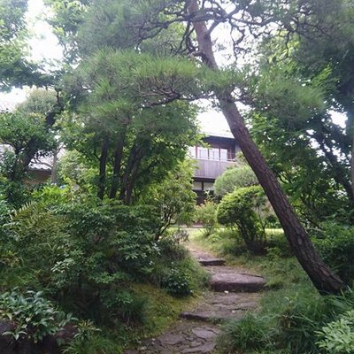 角川庭園・幻戯山房（すぎなみ詩歌館）