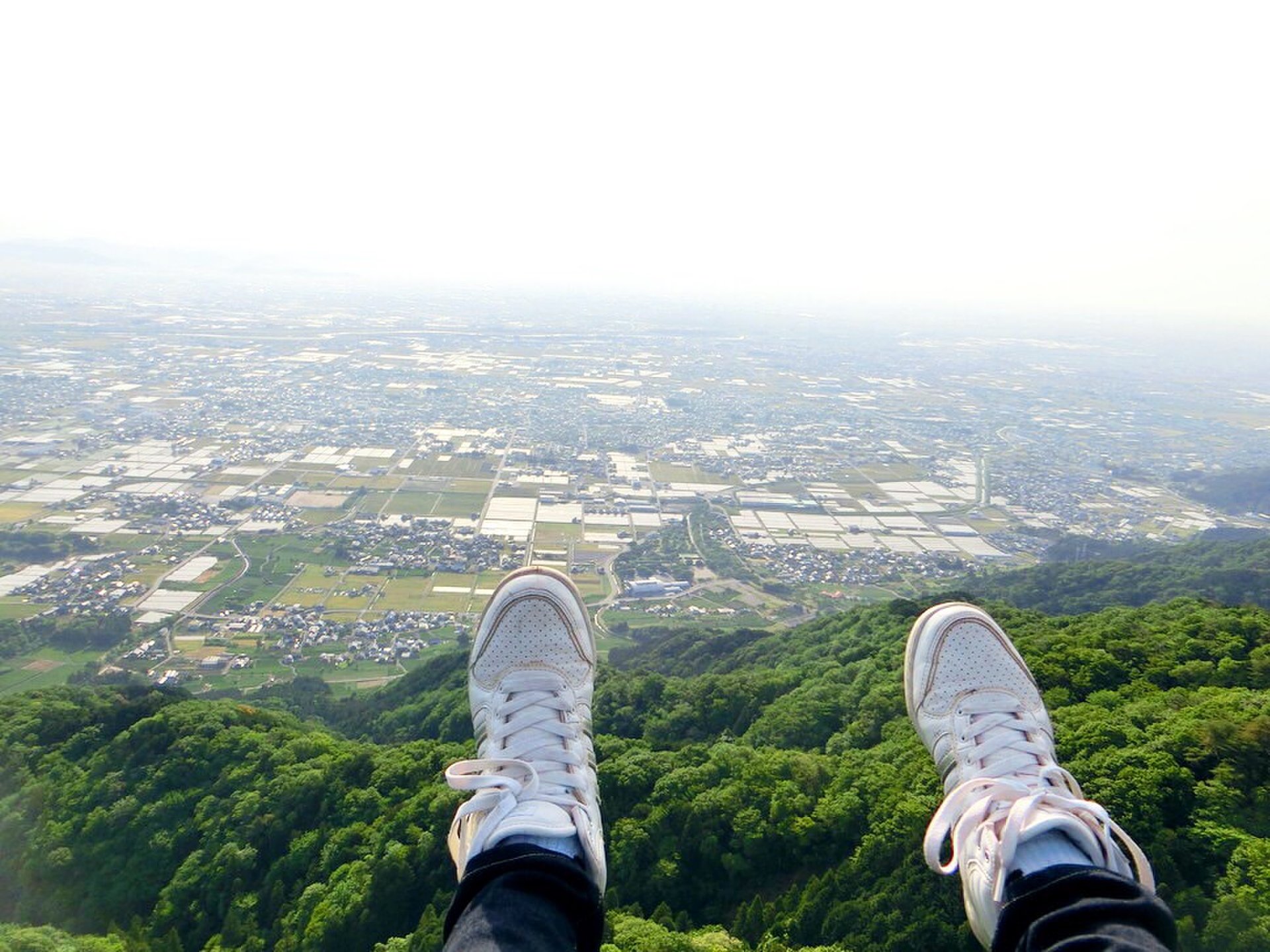 富士山や琵琶湖が池田山の上空から眺めれる！？「パラグライダー」で大空に飛び立て！
