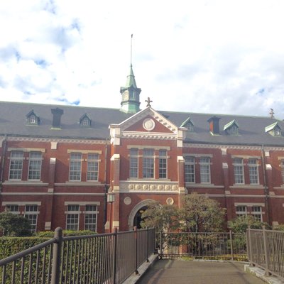 東京国立近代美術館工芸館