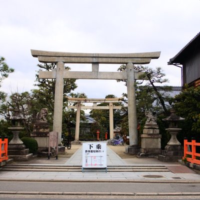 西院春日神社