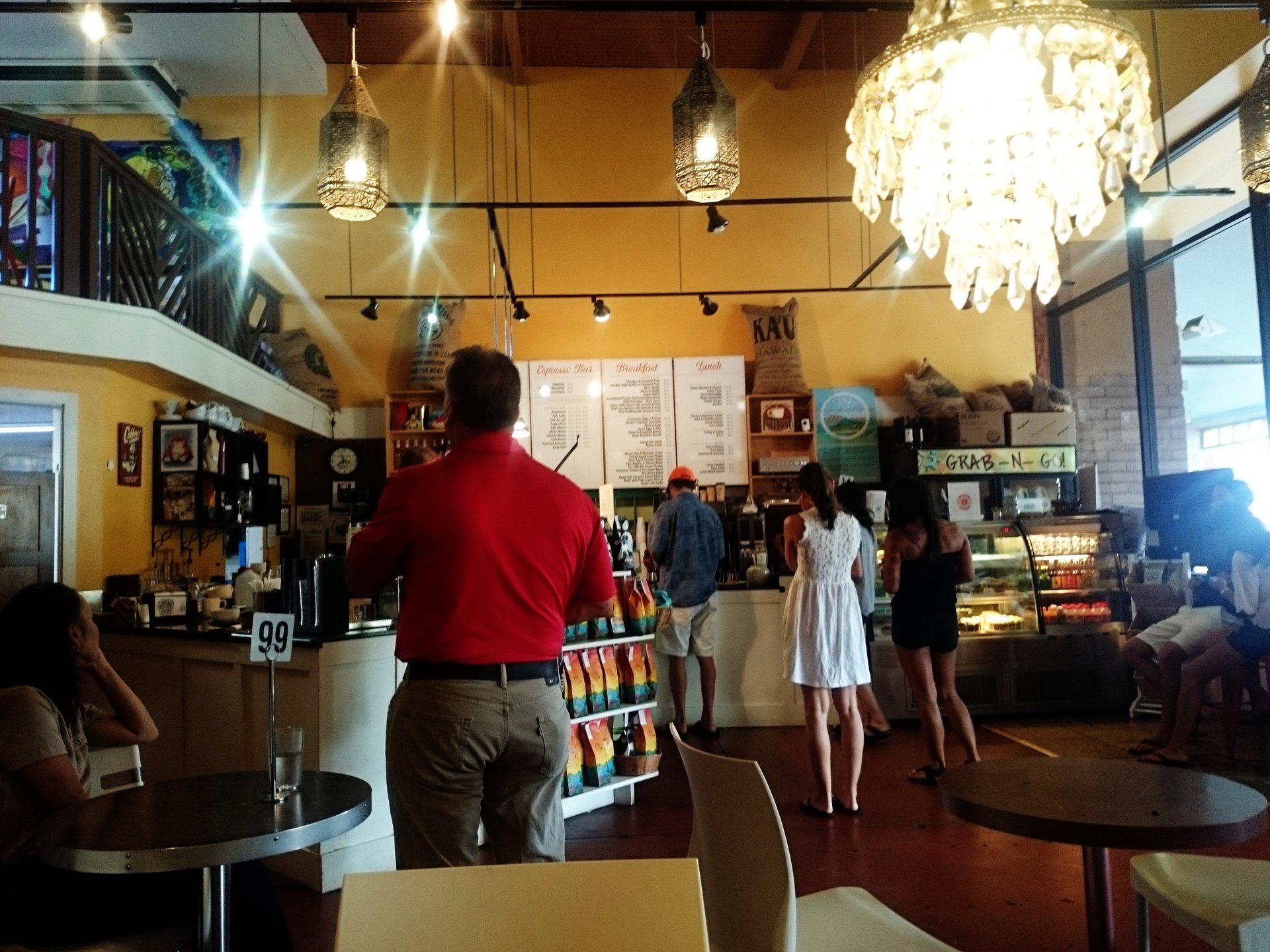 ハワイ旅行カイルアタウンの人気カフェ。ロコ御用達で早朝からオープン！モーニングブリュー 