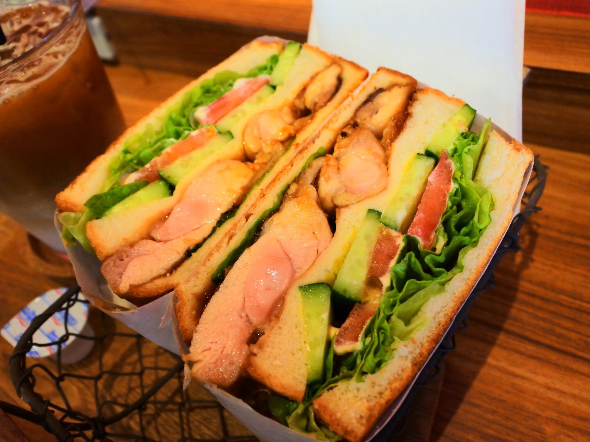 【なんば・コスパ】このボリュームでドリンクついて800円！日本橋の人気サンドイッチ専門店！