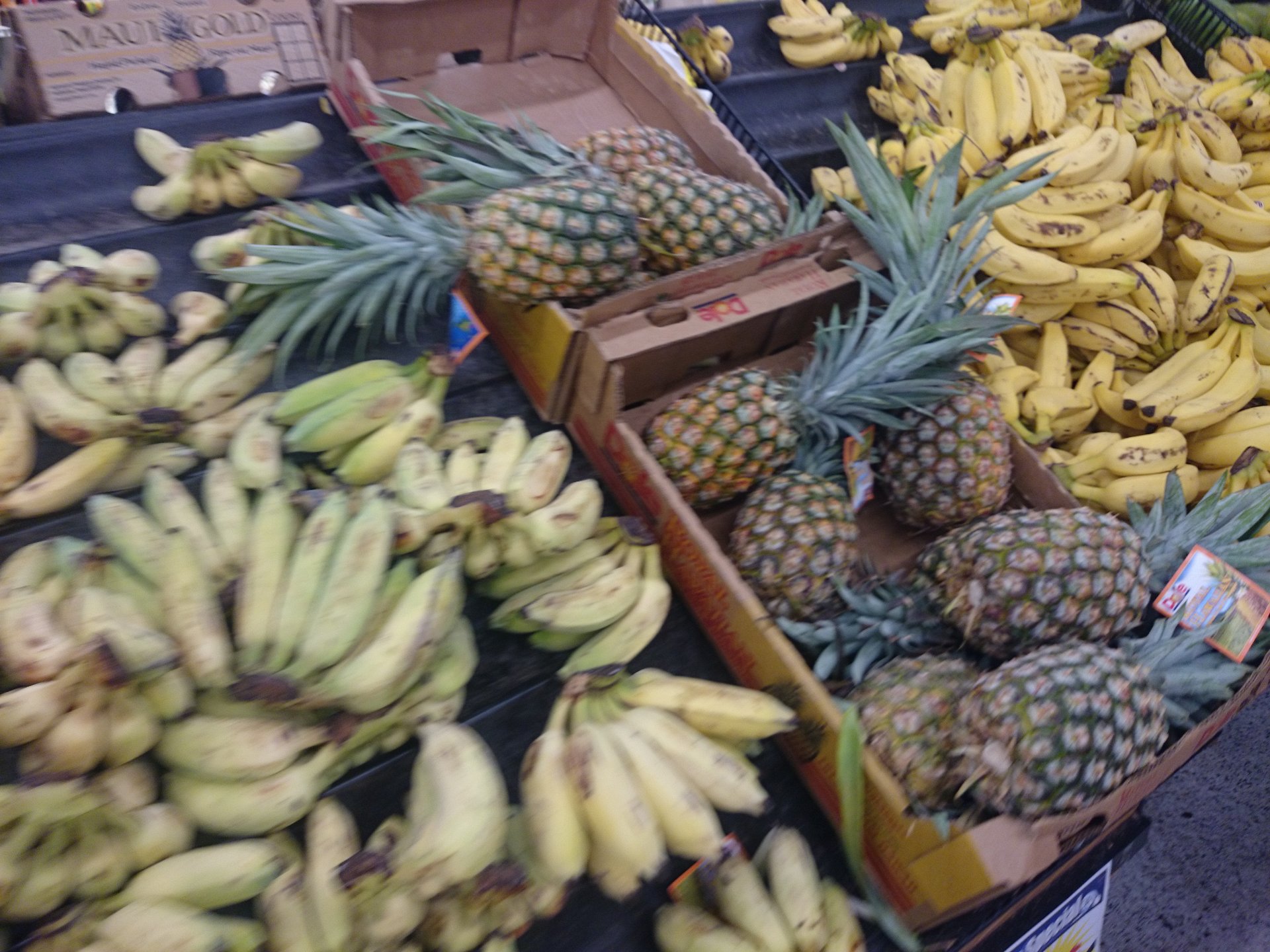 ハワイ旅行。一番安くて使える大型スーパーならアラモアナのドンキホーテ！お土産も他より安い！ 