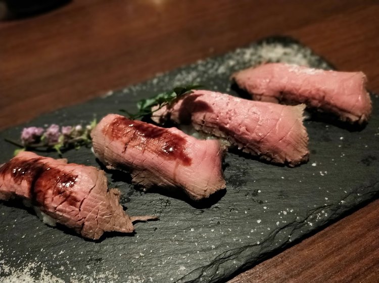 これがお通しなの 肉寿司から始まる浦和駅前の個室居酒屋 音音 と激ウマパンに出会う Playlife プレイライフ