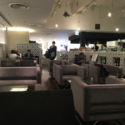 シェーカーズカフェ ラウンジプラス なんばCITY店