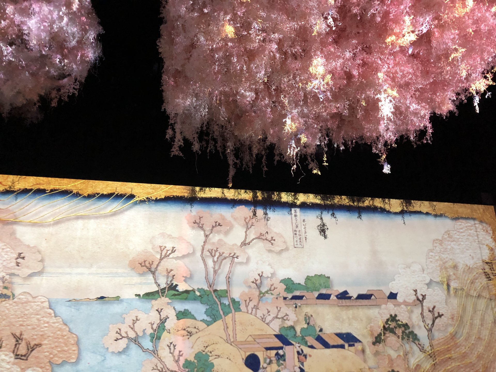 日本橋で冬の桜⁉「FLOWERS BY NAKED」日本一早いお花見×和モダンアート