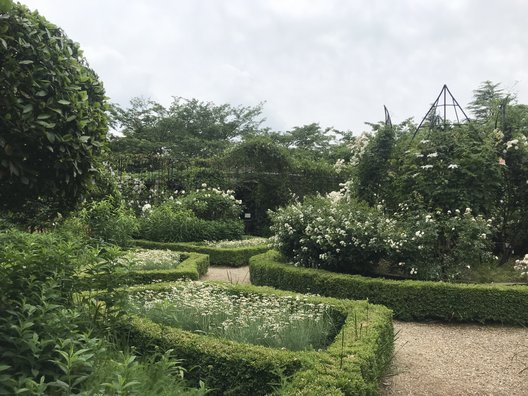 ヴァンジ彫刻庭園美術館