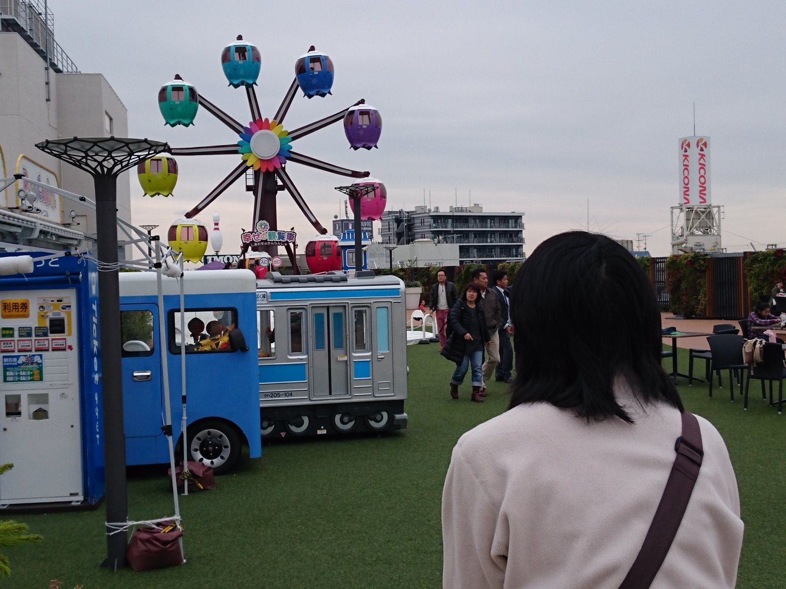 蒲田でおすすめお出かけスポット デパート屋上の遊園地で遊ぶ Playlife プレイライフ
