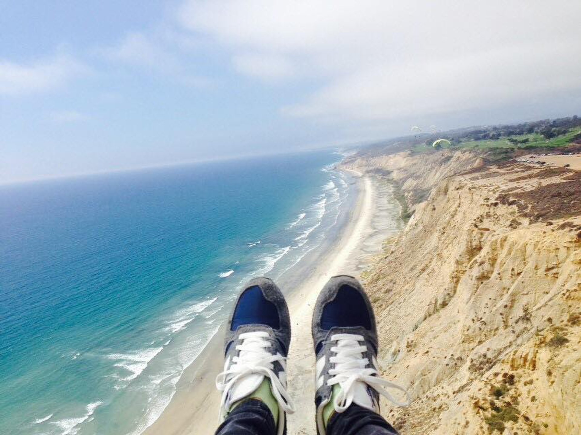 【サンディエゴでアウトドア】空と海を一度に満喫できちゃうスポーツ！パラグライダー！