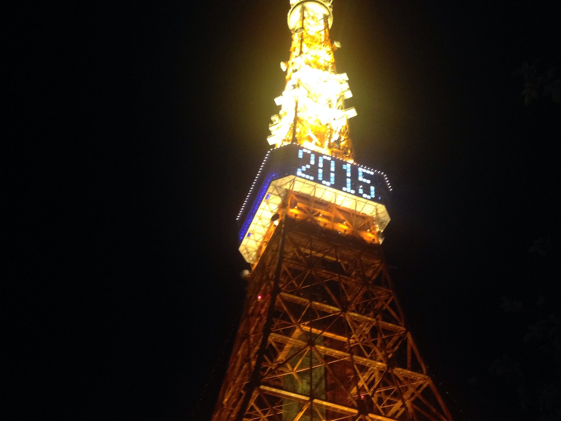 【お金をかけずに満喫！】オススメの時間帯は夜！東京タワーは展望台に上らなくても楽しめる場所だった！